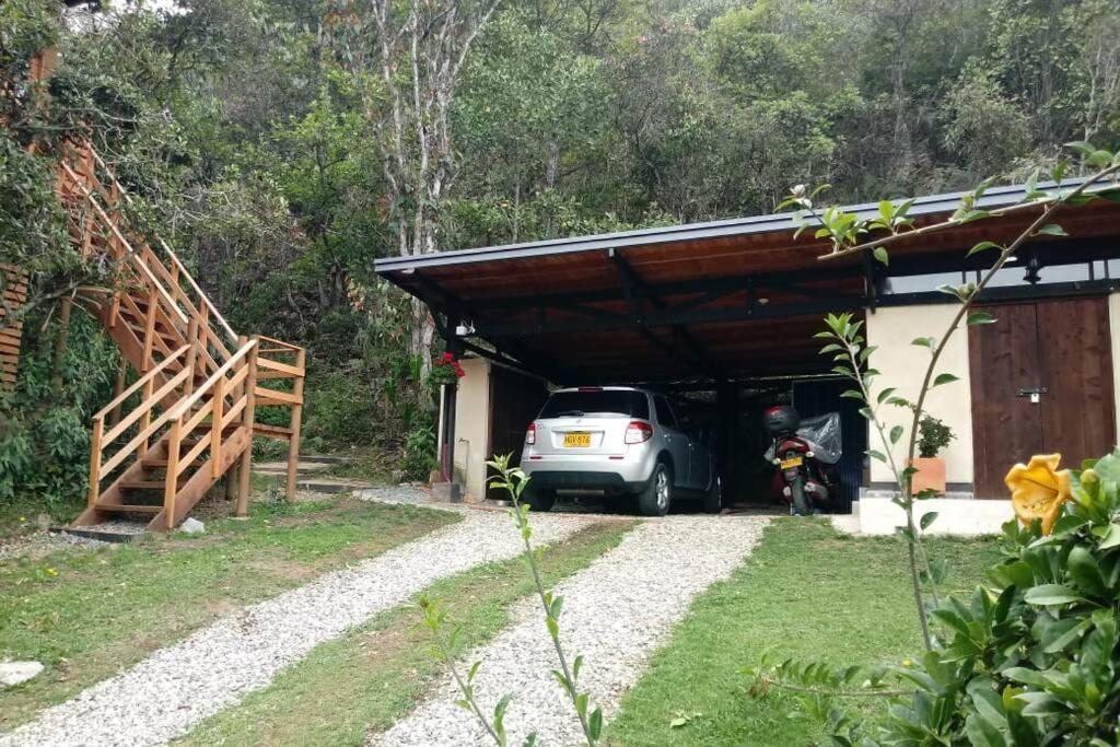 La Casa En El Bosque * El Retiro (Antioquia)